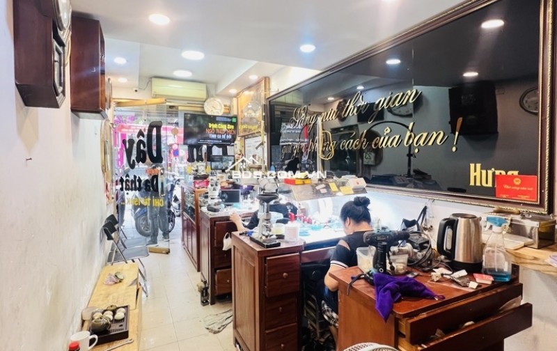 Nhà mặt phố Tôn Đức Thăng, 5 tầng ở + KD, vỉa hè rộng, sổ vuông A4, CHỈ 9,96tỷ